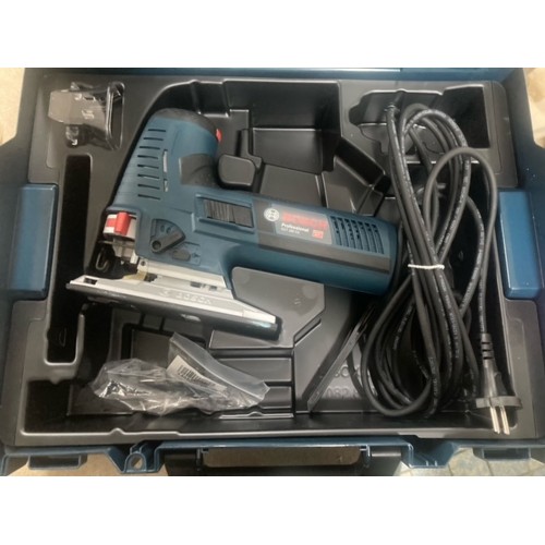 BOSCH GST 160 CE Stichsäge, Pendelhubstichsäge, 800 W, Schnitttiefe bis 160mm, 0601517000